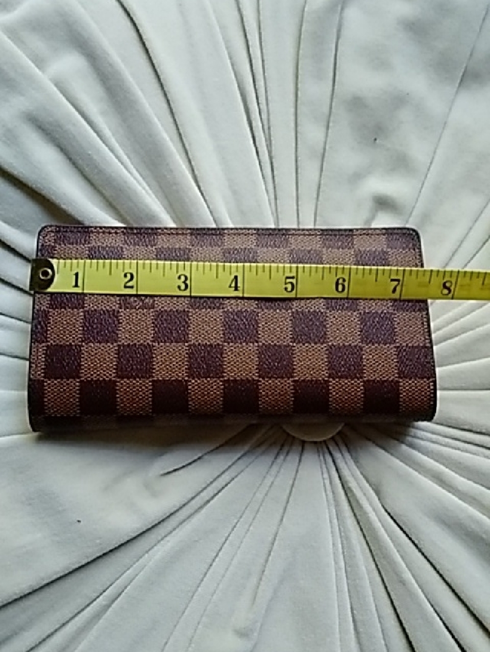 Classic Brown Checkered Women's Wallet - Designer Style - Picture 3 of 4